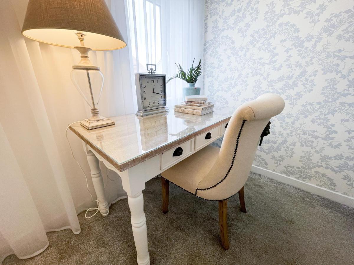 Newly Developed 3 Bedroom Home Glasgow Esterno foto