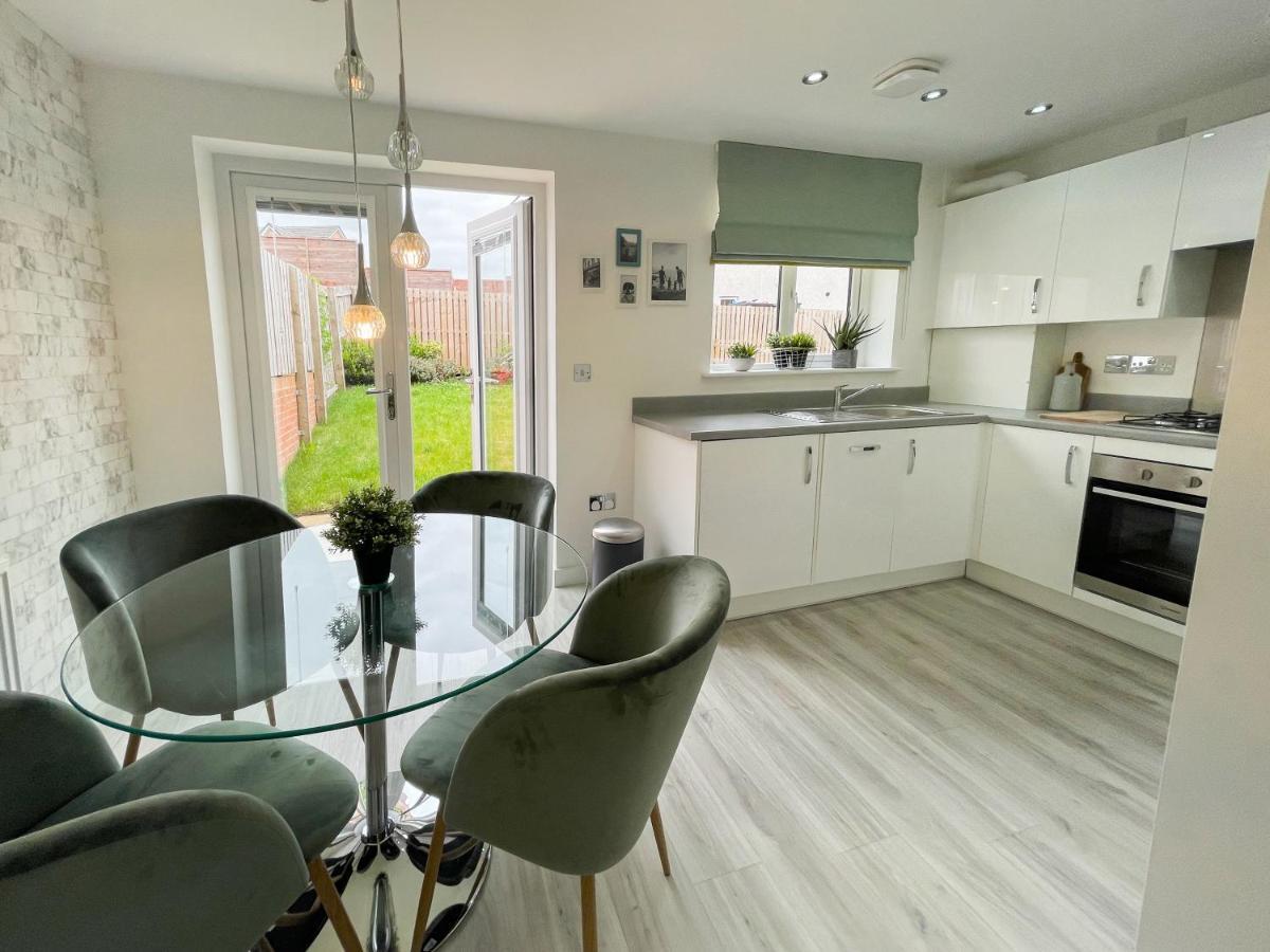 Newly Developed 3 Bedroom Home Glasgow Esterno foto